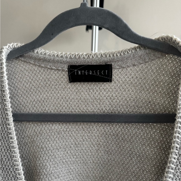 Intersect White Cardigan - Picture 3 of 4